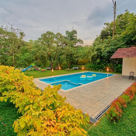 Glen Castle Vagamon Pool Resort By Voye Homes Dış mekan fotoğraf