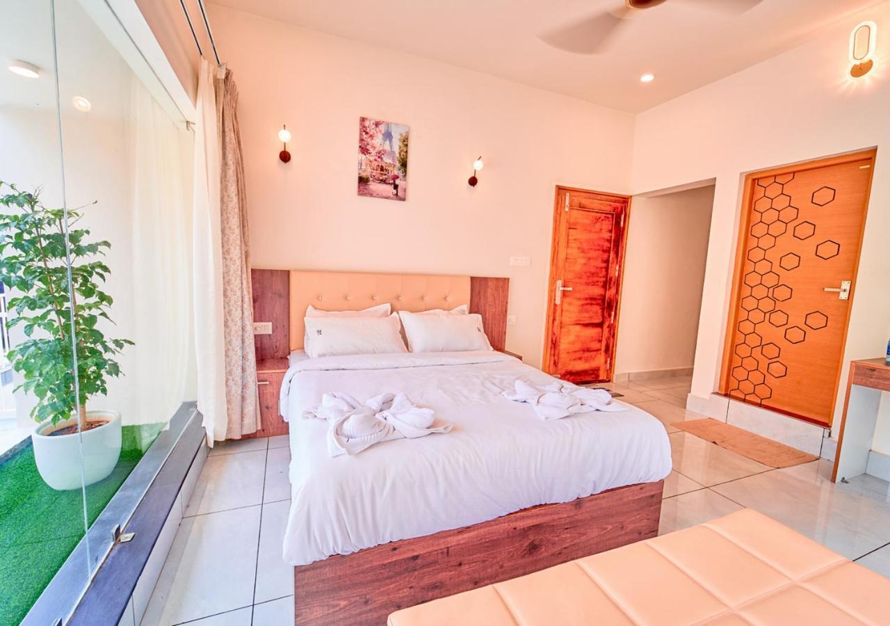 Glen Castle Vagamon Pool Resort By Voye Homes Dış mekan fotoğraf