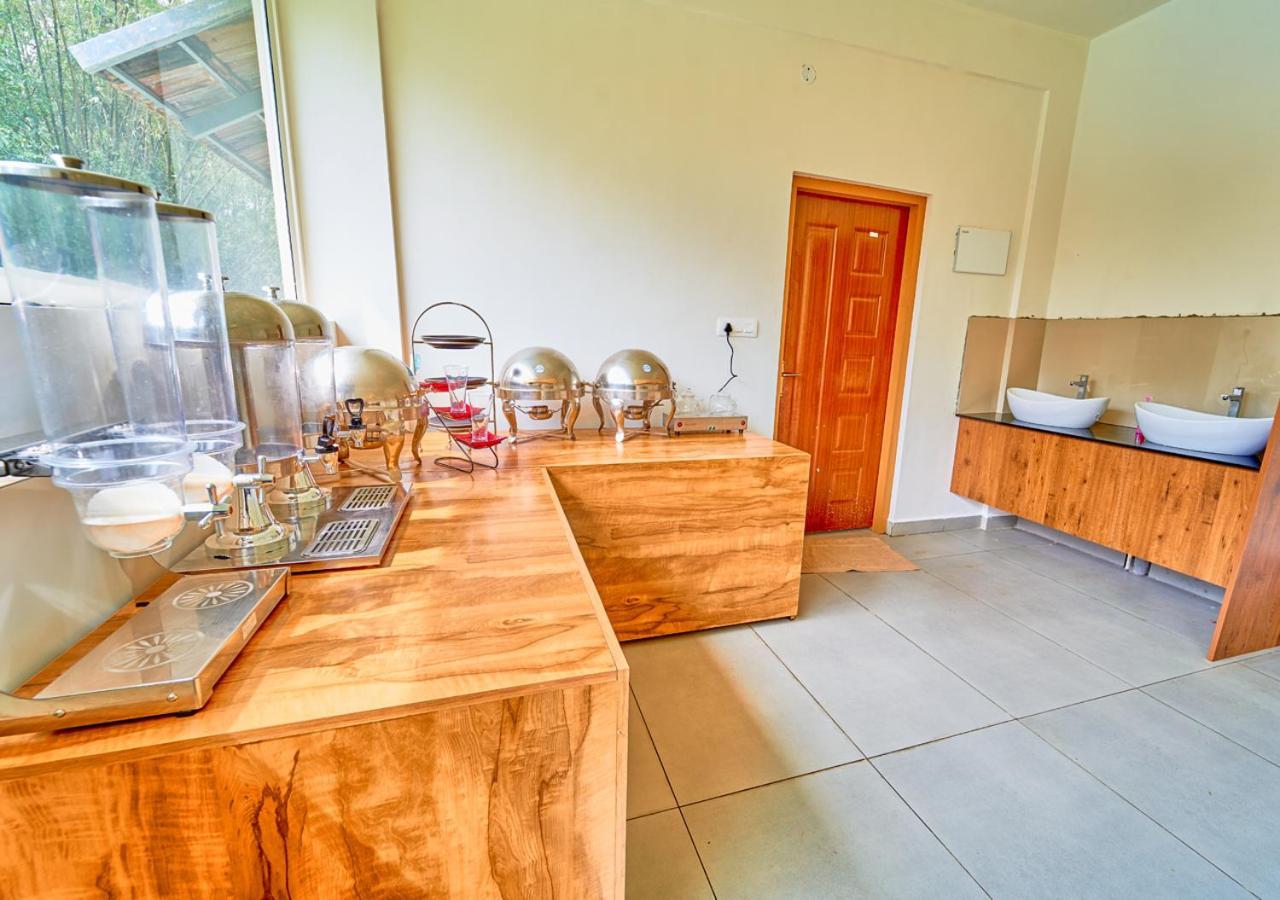 Glen Castle Vagamon Pool Resort By Voye Homes Dış mekan fotoğraf