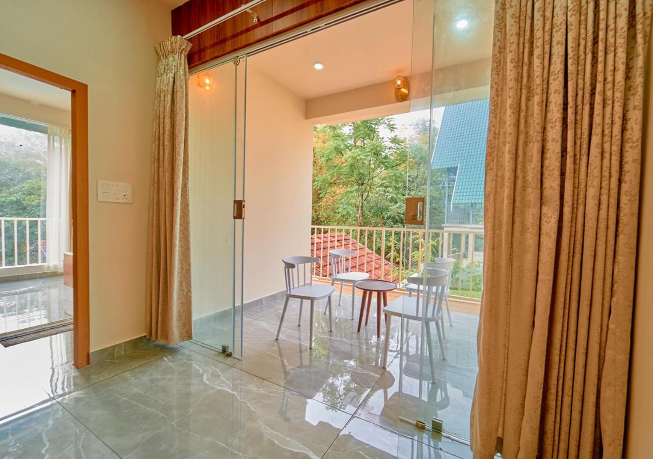 Glen Castle Vagamon Pool Resort By Voye Homes Dış mekan fotoğraf