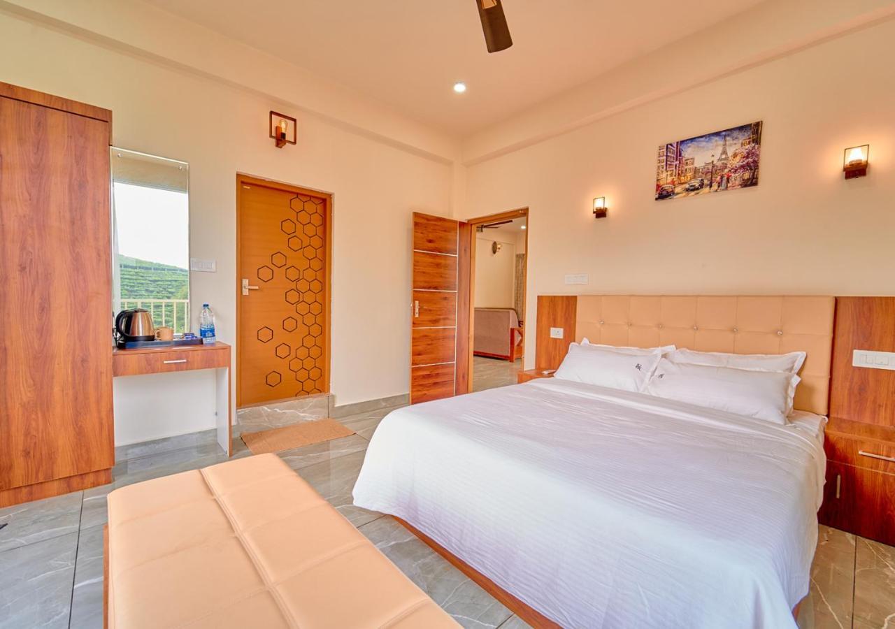Glen Castle Vagamon Pool Resort By Voye Homes Dış mekan fotoğraf