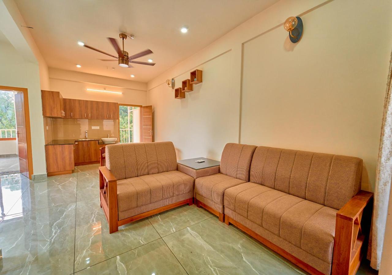 Glen Castle Vagamon Pool Resort By Voye Homes Dış mekan fotoğraf
