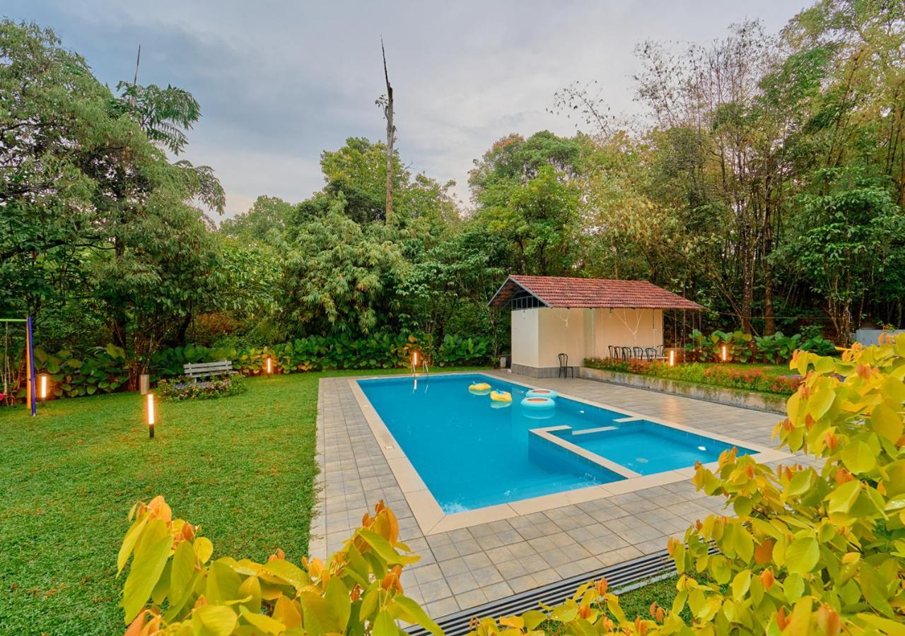 Glen Castle Vagamon Pool Resort By Voye Homes Dış mekan fotoğraf