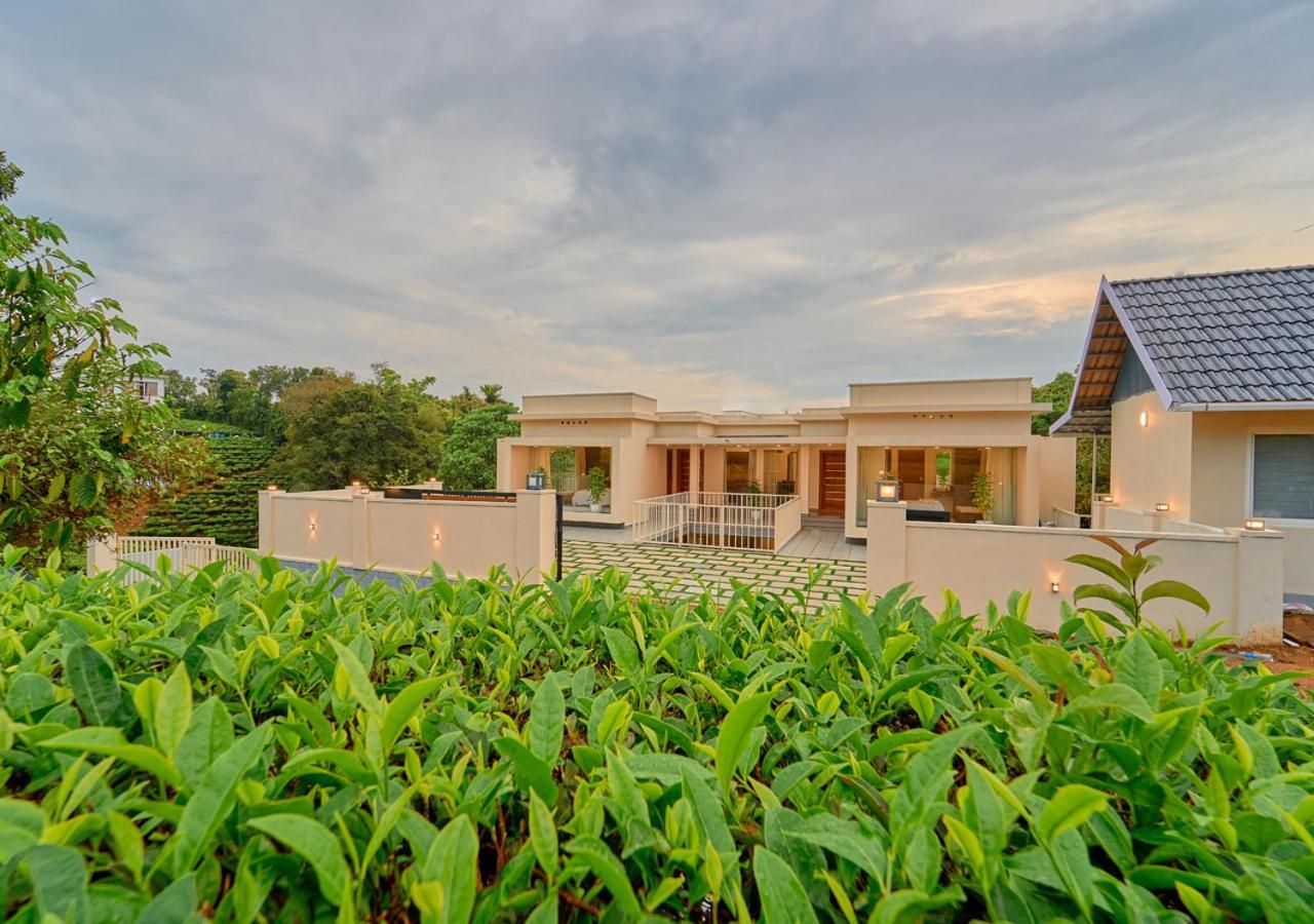 Glen Castle Vagamon Pool Resort By Voye Homes Dış mekan fotoğraf