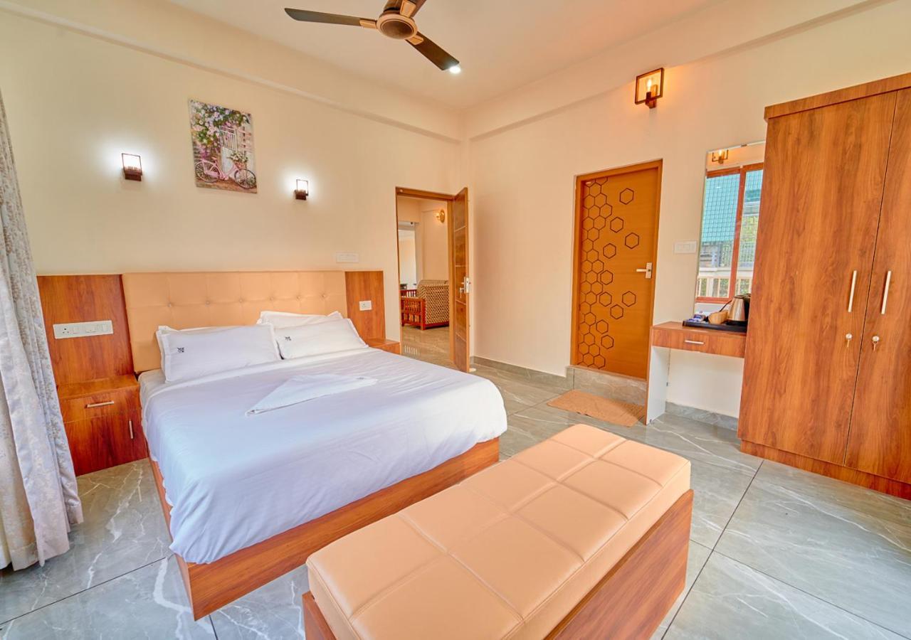 Glen Castle Vagamon Pool Resort By Voye Homes Dış mekan fotoğraf